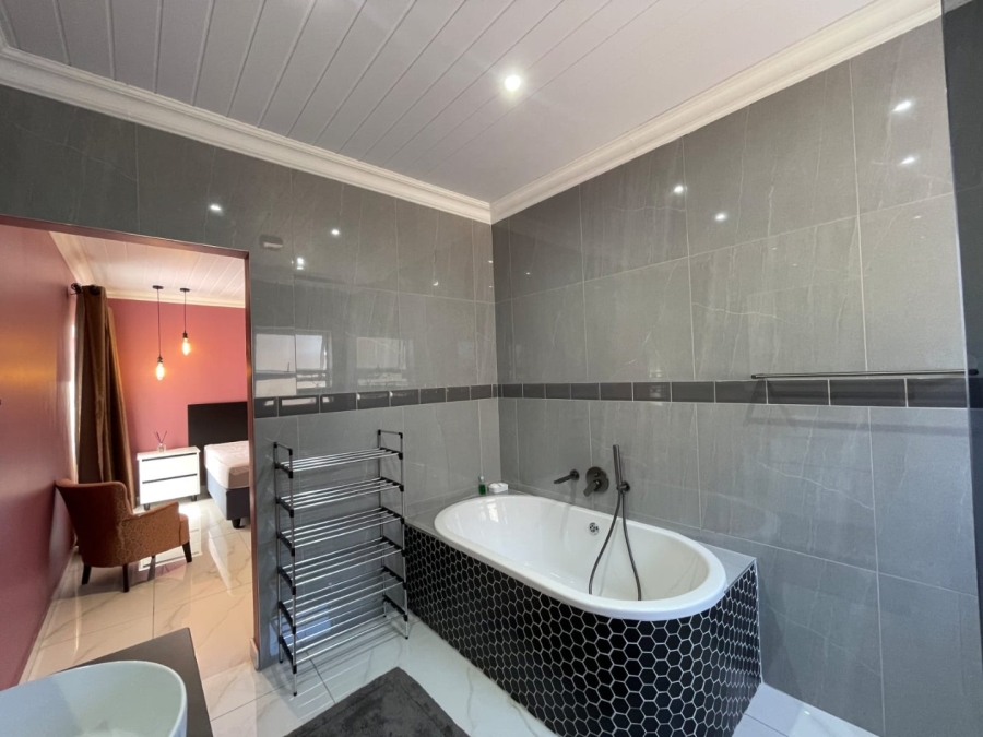 5 Bedroom Property for Sale in Dana Bay Western Cape